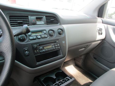 Used 2004 Honda Odyssey EX-L image 40