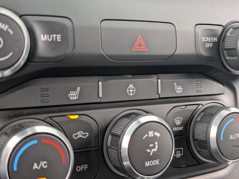 Used 2019 RAM 1500 Big Horn image 32