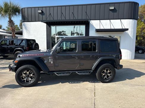 Used 2018 Jeep Wrangler Unlimited Rubicon AWD/4WD image 2