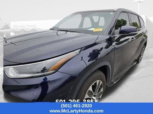 Used 2021 Toyota Highlander XLE FWD image 5