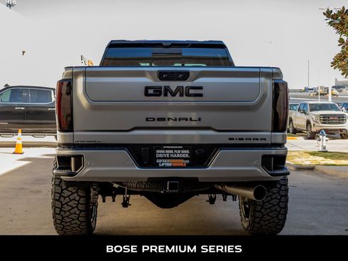 Used 2025 GMC Sierra 2500 Denali Ultimate image 8