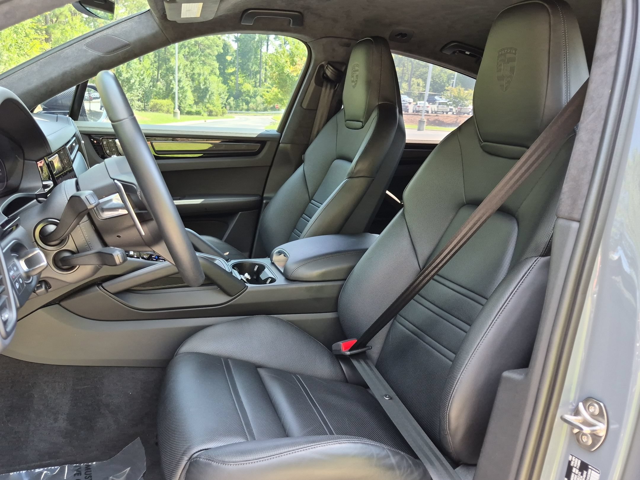 Certified 2023 Porsche Cayenne Turbo GT AWD/4WD image 5