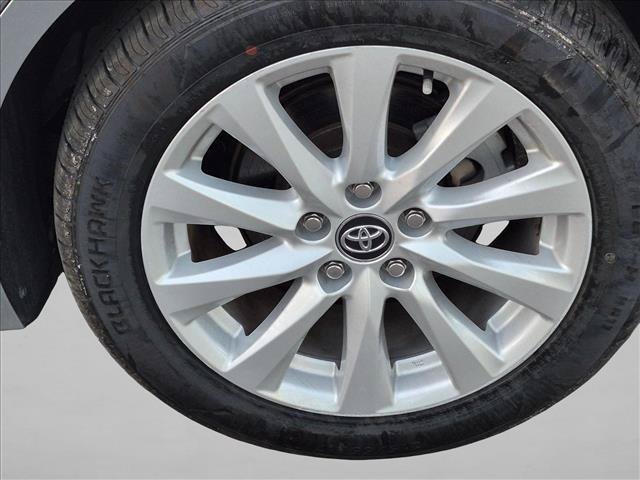 Used 2020 Toyota Camry LE FWD image 16