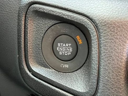 Used 2024 Jeep Wrangler Unlimited AWD/4WD image 19