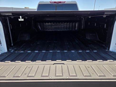 Used 2025 GMC Sierra 2500 AT4 w/ AT4 Premium Plus Package AWD/4WD image 14