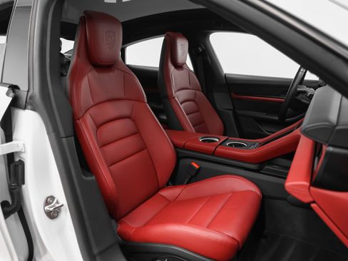 Used 2023 Porsche Taycan image 22