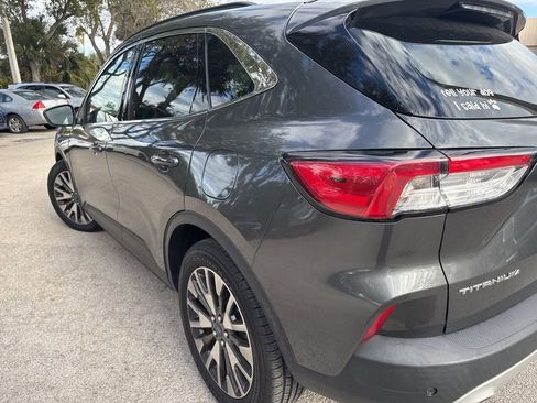 Used 2020 Ford Escape Titanium image 6