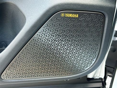 New 2026 Mitsubishi Outlander SE image 19