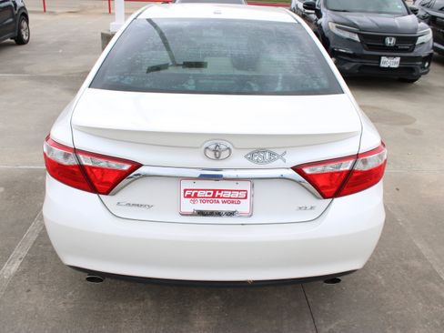 Used 2015 Toyota Camry XLE FWD image 7