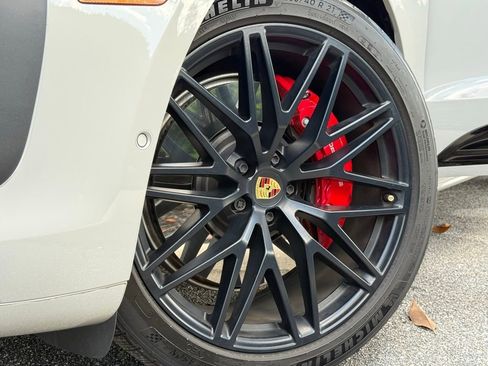 Certified 2023 Porsche Macan GTS AWD/4WD image 6