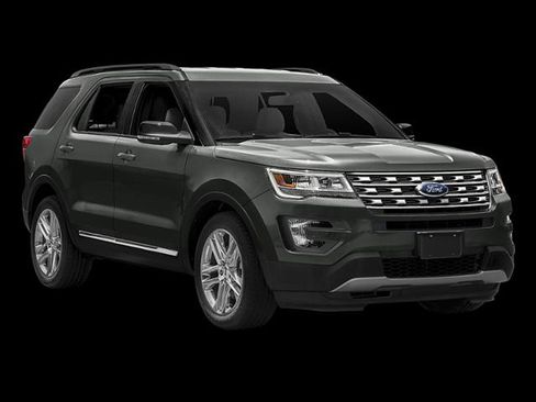 Used 2016 Ford Explorer XLT w/ Equipment Group 202A AWD/4WD image 22