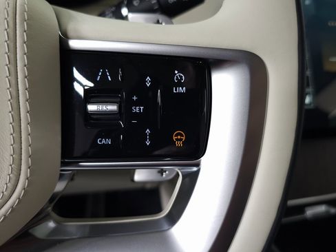 New 2025 Land Rover Range Rover SE image 19