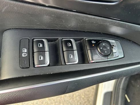 Used 2025 Kia Sorento S FWD image 19