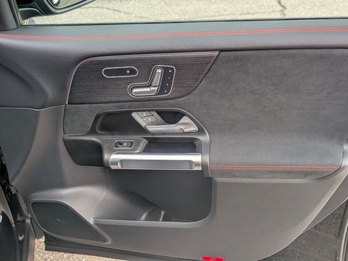 Certified 2025 Mercedes-Benz GLB 250 4MATIC image 38