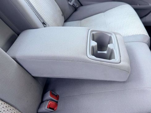 Used 2012 Toyota Camry LE FWD image 25