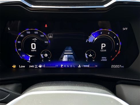 Used 2024 Chevrolet Colorado ZR2 w/ Technology Package image 10