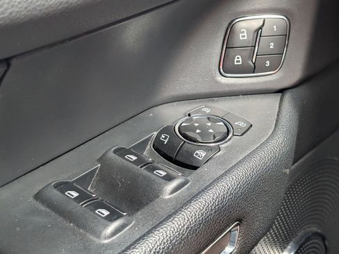 Used 2024 Ford Expedition XLT RWD image 22
