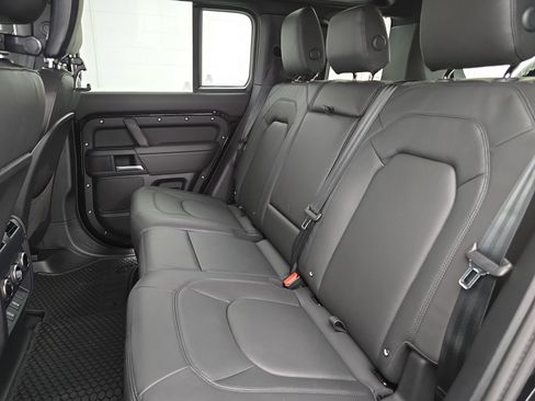 New 2026 Land Rover Defender 110 X-Dynamic SE image 13