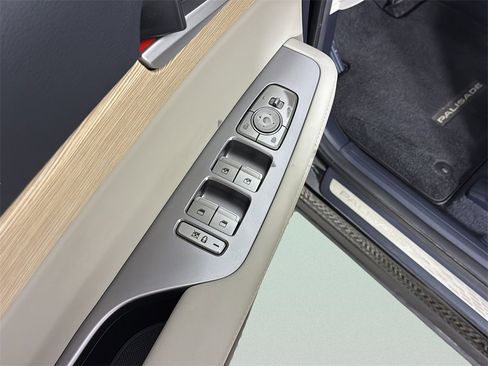 Used 2024 Hyundai Palisade Limited image 30