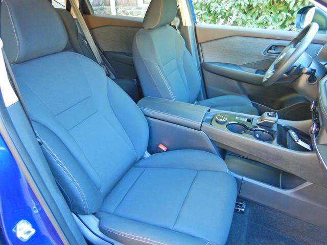 Used 2023 Nissan Rogue S AWD/4WD image 17