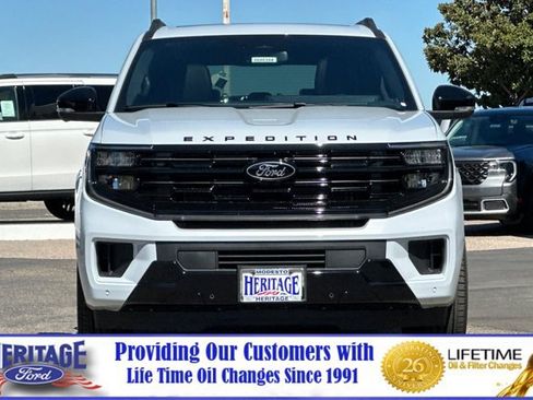New 2026 Ford Expedition Platinum w/ Stealth Performance Package AWD/4WD image 9