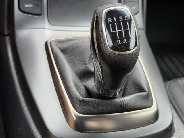 Used 2015 Hyundai Genesis 3.8 RWD image 17