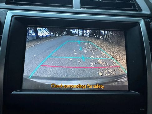 Used 2012 Toyota Camry XLE image 19