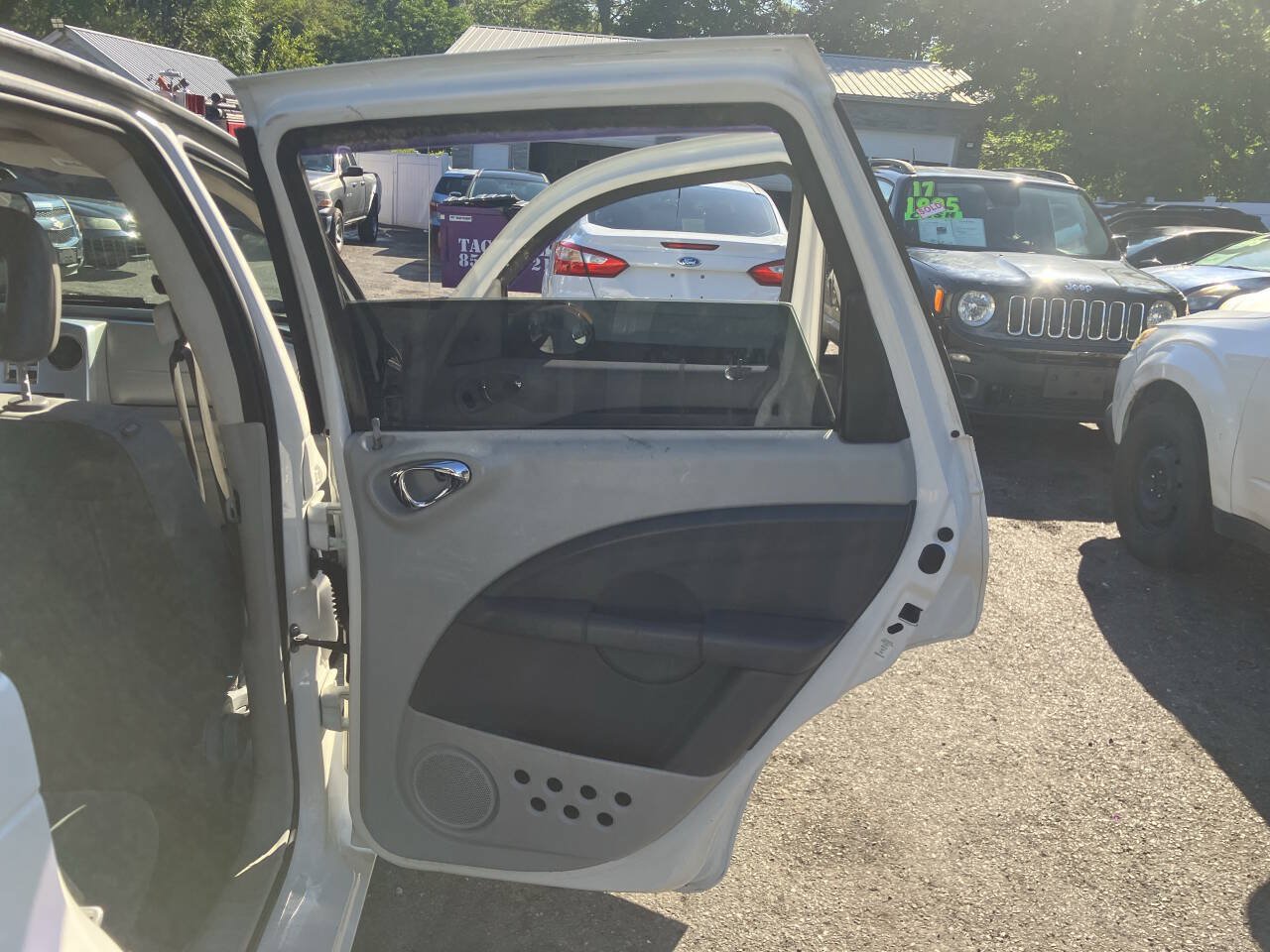 Used 2009 Chrysler PT Cruiser FWD image 15