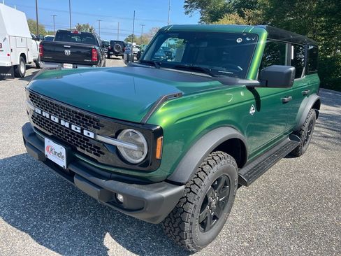 New 2025 Ford Bronco Outer Banks w/ Black Appearance Package image 4