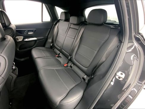 Used 2026 Mercedes-Benz GLC 300 image 17