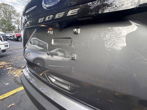 Used 2023 Ford Edge SEL image 8