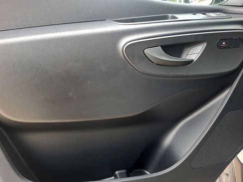 Used 2025 Mercedes-Benz Sprinter 2500 image 13