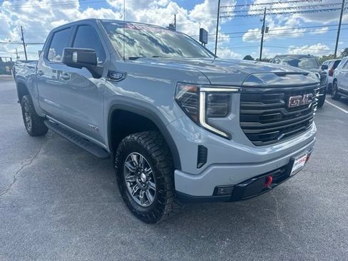 Used 2024 GMC Sierra 1500 AT4 w/ Technology Package AWD/4WD image 5