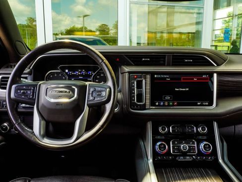 Used 2021 GMC Yukon XL Denali RWD image 17