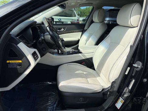 Used 2015 Kia K900 Luxury image 8