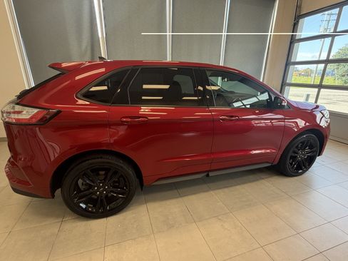 Used 2024 Ford Edge ST w/ Equipment Group 401A AWD/4WD image 2