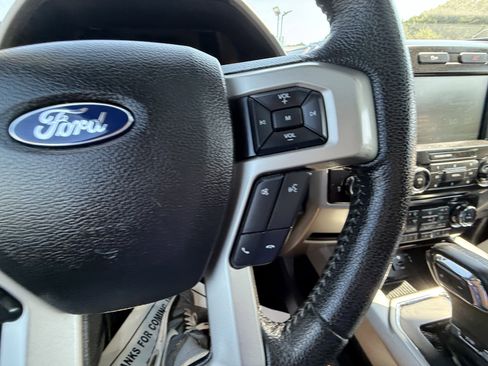 Used 2015 Ford F150 Lariat image 25