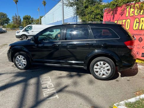 Used 2017 Dodge Journey SE w/ Flexible Seating Group image 7