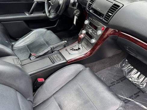 Used 2008 Subaru Outback 2.5i Limited AWD/4WD image 16