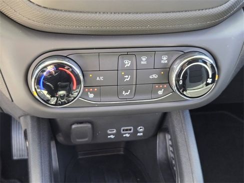 Used 2023 Chevrolet TrailBlazer LT image 22