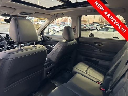 Certified 2024 Nissan Pathfinder Platinum w/ Cargo Package image 8