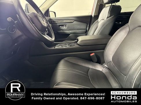 Used 2023 Honda Pilot Elite image 4