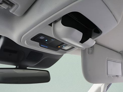 Used 2025 Ford Expedition Active image 17