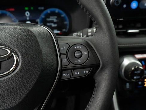 Used 2025 Toyota RAV4 Limited image 23