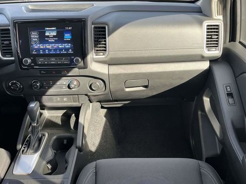 Used 2023 Nissan Frontier SV image 18