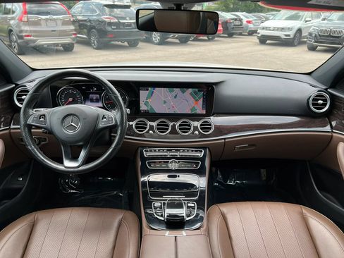 Used 2017 Mercedes-Benz E 300 4MATIC image 13