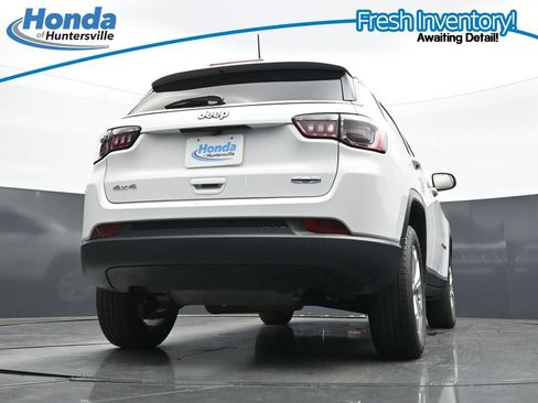Used 2025 Jeep Compass Latitude AWD/4WD image 34