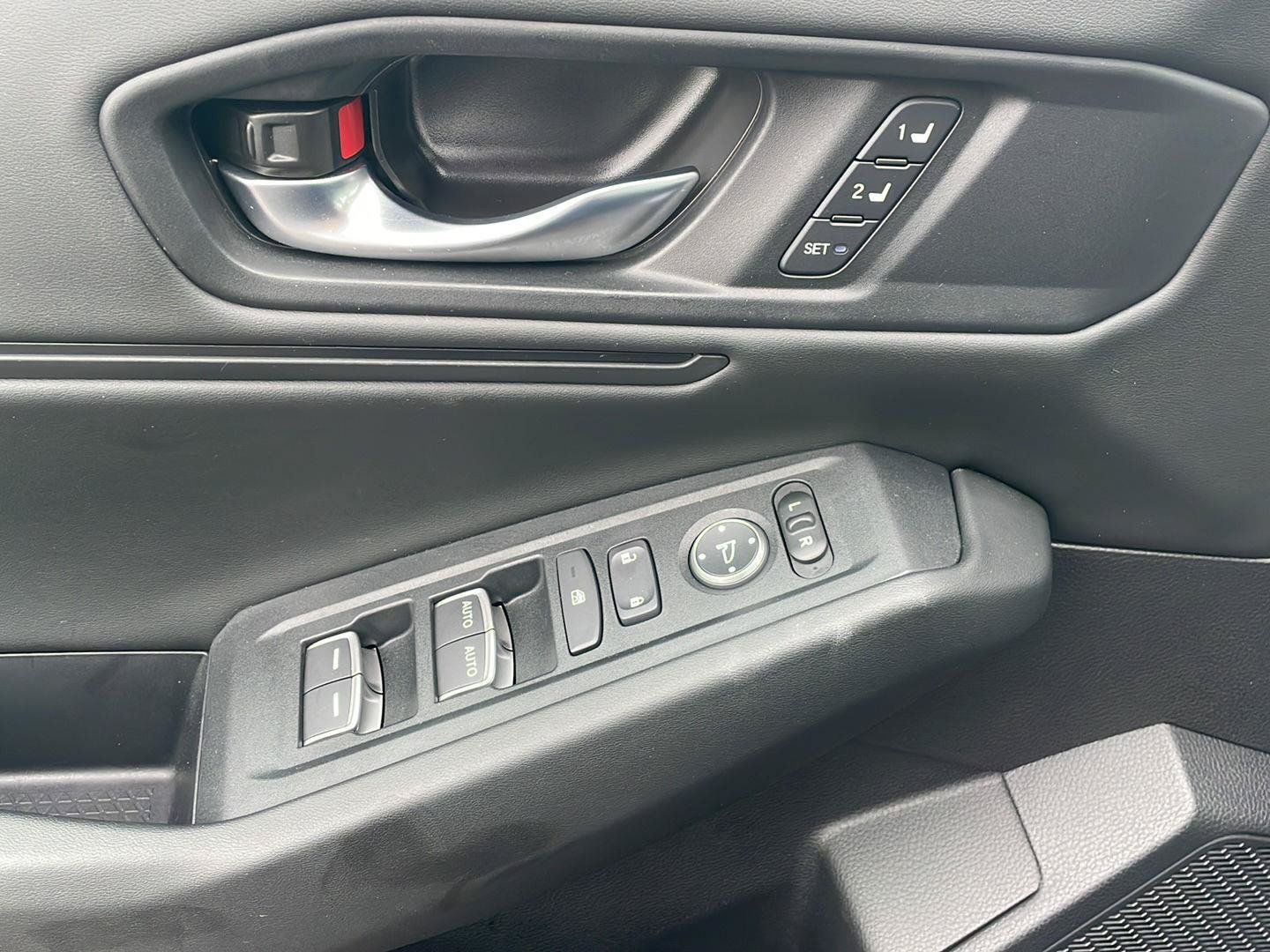 Used 2025 Honda Accord EX-L image 12