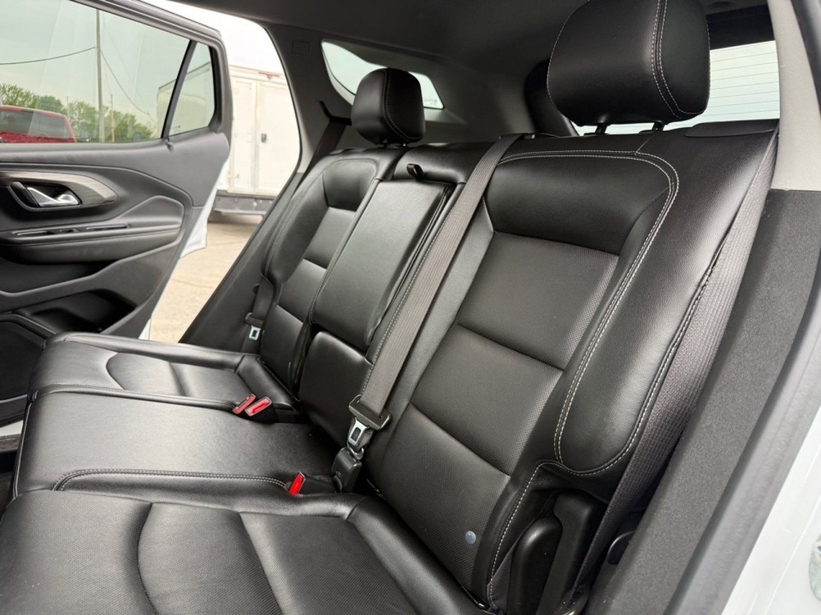 Used 2022 GMC Terrain SLT FWD image 28