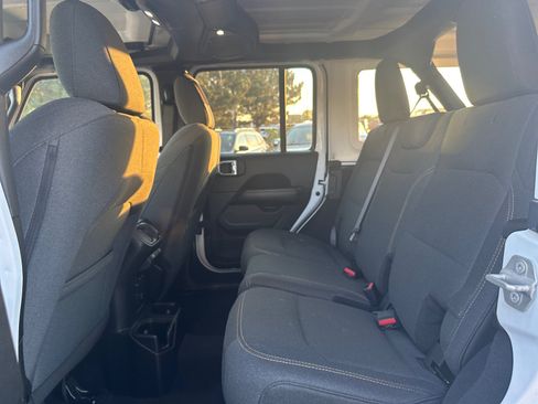 Used 2024 Jeep Wrangler Unlimited Sahara AWD/4WD image 26